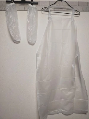 White PVC vinyl plastic apron and arm covers set waterproof - Image 1 of 4