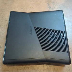 Xbox 360 S Model 1439 - For Parts - Powers, Displays, Controllers Won't Work - Picture 1 of 4