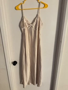 Women NWT "Motel" champagne sleeveless slip dress. Size Med - Picture 1 of 3