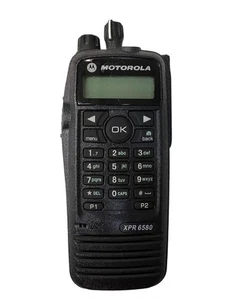 Motorola XPR 6580 UHF 800/900 MHz Radio AAH55UCH9LB1AN - Picture 1 of 4