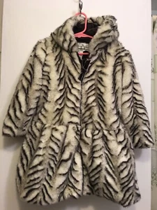 American Widgeon Drop Waist Faux Fur Coat Girls's Size 4 *NWT* Retail: $128 - Picture 1 of 12
