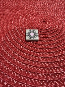 LEGO 3068pb0689 Gray Tile 2x2 Companion Cube Pink Heart Pattern 71203 Portal 2