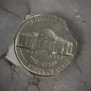💥 1970-Jefferson Nickel  Clipped - Picture 1 of 2