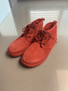 UGG Neumel Red Suede Sheepskin Lined Chukka Boots Men’s Size 9 Excellent - Picture 1 of 7