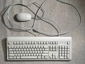 VINTAGE Apple Macintosh Wired PS/2 1994 Keyboard M2980 - Picture 1 of 3