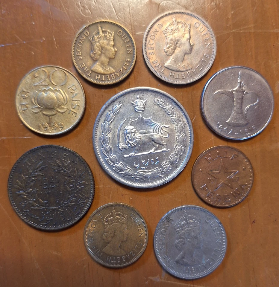 Lot of assorted 20th century coins from Hong Kong, India, Tunisia, & Etc. (2) - Image 1 of 2