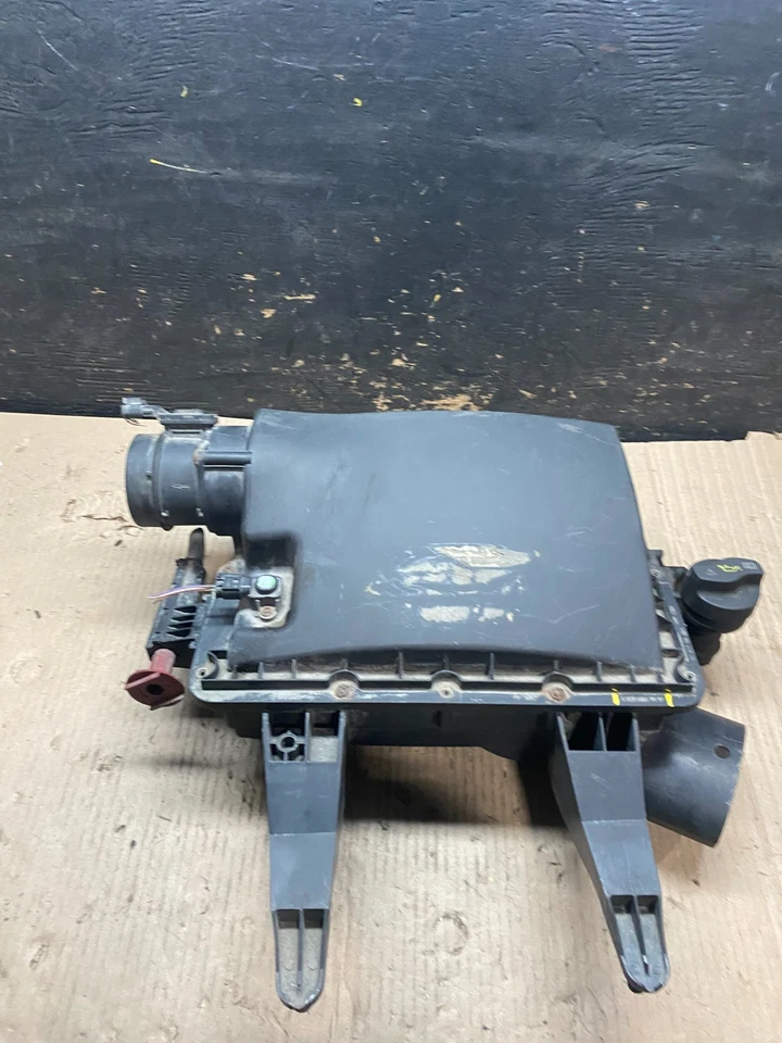 Mercedes-Benz Sprinter 2500 2010 a 2018 3,0 L caja purificadora de aire OEM V3983 DG Foto 1 de 4