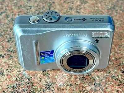 Samsung S1065 10.2MP Compact Digital Camera Silver 5x Zoom Untested Parts/Repair - Image 1 of 2
