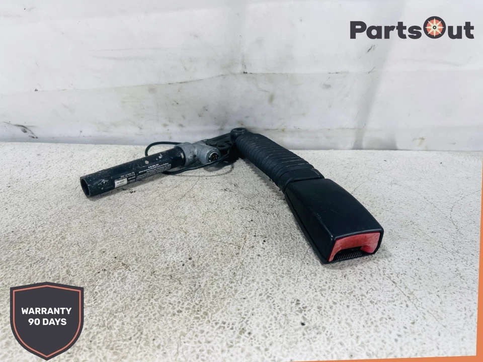 2013-2015 BMW 750LI F02 FRONT RIGHT SIDE SEAT BELT SEATBELT BUCKLE BLACK OEM - Изображение 1 из 4