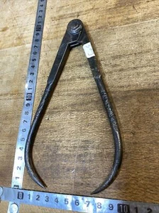 n°309 OLD TOOL compass , OUTIL ANCIEN, COMPAS D’épaisseur Peugeot - Picture 1 of 4