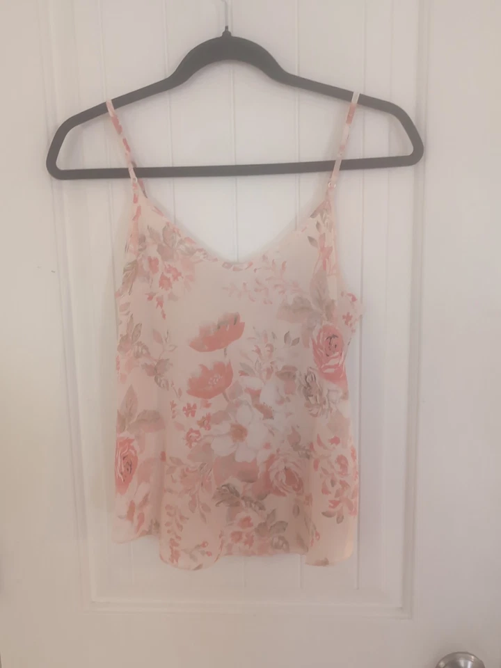 Camiseta sin mangas Under Wilfred Aritzia 100 % seda rosa floral cami talla XS romántica  Foto 1 de 4