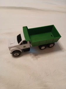 Ertl 1/64th John Deere Dumper - Prodotto con licenza John Deer (Y-A) - Foto 1 di 7