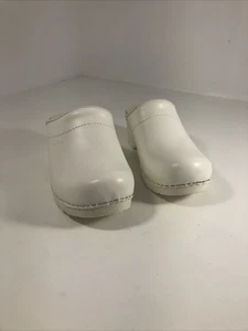 Zuecos de enfermera de goma blancos antideslizantes Sanita para mujer talla 6,5 - Imagen 1 de 8