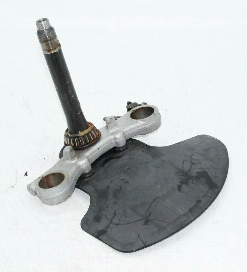 04-09 Abrazadera de horquilla delantera inferior triple vástago de árbol Suzuki GS500F 51410-01D91 Foto 1 de 4