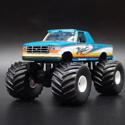 1993 93 FORD F250 MONSTER TRUCK BIGFOOT #11 Modello In Diecast In Scala 1/64 - Immagine 1 di 4