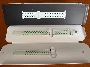 Apple Watch Nike Bracelet Sport Épicéa Aura/Vert Vapeur pour 44/45/46/49mm MG3W3ZM/A - Photo 1/2