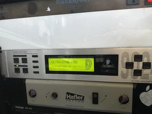 BEHRINGER ULTRA-DYNE PRO MAINFRAME MODEL DSP 9024 Read Description - Picture 1 of 10