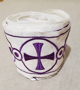 9+ YDS OF TRIM ORPHREY BANDING BORDER FOR VESTMENTS PURPLE CROSS ON WHITE - Picture 1 of 7