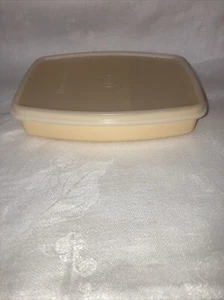 Vintage Tupperware Divided Lunch Snack Container 813 Almond w/ Sheer Lid 814 - Picture 1 of 3