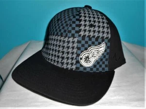 New Licensed Detroit Red Wings Hounds Check Tooth Flexfit Hat Size S/M B25 - Picture 1 of 1