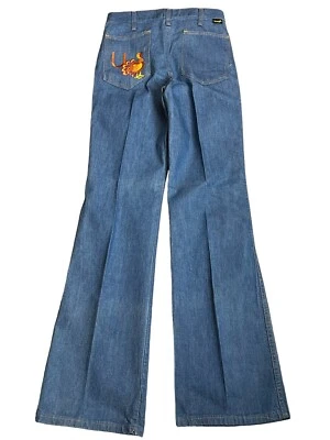 Pantalones de mezclilla Wrangler años 70 de colección U TURQUÍA parte inferior campana bordada 27 x 33 para hombre Foto 1 de 4