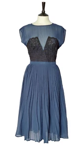 o NWT Warehouse Spotlight Size 14 Dress Blue & Black Lace Pleated Sheer Chiffon - Picture 1 of 10