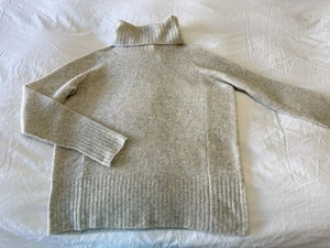 Babaton | Gr. Small | Aritzia Yak Wollmischung grau minimalistischer Rollkragenpullover - Bild 1 von 10