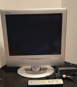 Panasonic Viera Disgonal Flat Screen 17” LCD TV 2004 Model No. TC-17LA2 - TESTED - Picture 1 of 13