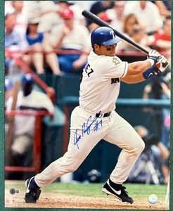AUTOGRAPHED 16x20 IVAN RODRIGUEZ Texas Rangers Photo BECKETT COA - Picture 1 of 2