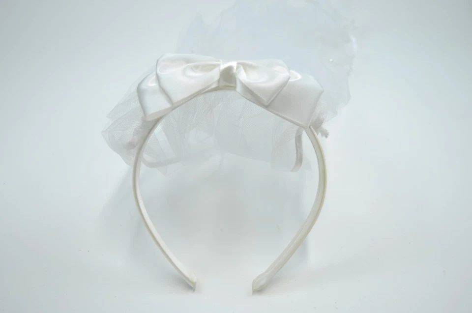 First Communion Young Lady Girl Veil Wedding - Image 1 of 4
