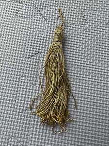 Borlas de hilo metálico dorado. Lote de 12. "Longitud total de 5"" para decoración del hogar". - Imagen 1 de 5