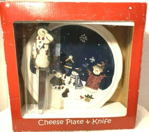 Juego de tablas redondas de queso y cuchillos de queso St. Nicholas Square Snow Friends - Imagen 1 de 12