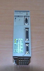 Omron Servoantrieb R88D-UA08HA 200V/200W kostenloser Versand - Bild 1 von 2