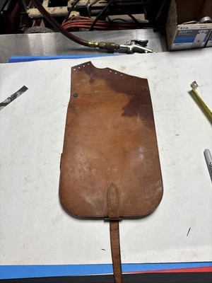 Bolsa de cuero para silla de montar Foto 1 de 4