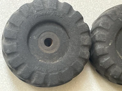 2 ruedas/neumáticos Tonka vintage para camiones de juguete, niveladora de los años 50/60 Foto 1 de 4