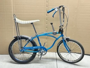Bicicleta Schwinn Stingray Deluxe 1967 3 velocidades -Repintura azul cielo - Imagen 1 de 22