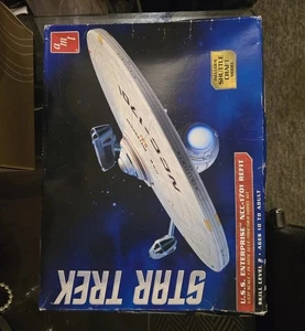 AMT Star Trek USS Enterprise NCC-1701 Refit Plastic Kit 1:537 Scale - Picture 1 of 2