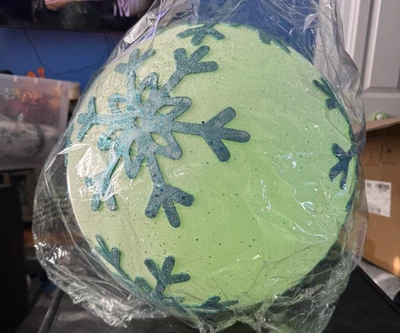 VPH - 16" esfera de glitter floco de neve iluminado - luzes brancas/multicoloridas - Imagem 1 de 4