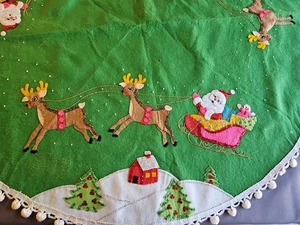 Vintage Bucilla Christmas Tree Skirt Felt Sequins Reindeer santa and sleigh - Picture 1 of 14