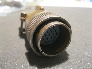 ITT Canon Militär 24 Pin Schraubanschluss CA3106E24-28PF80 - Bild 1 von 1