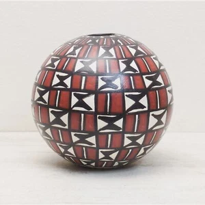 Vaso vaso semi firmato Lois Seymour Acoma Pueblo geometrico nero bianco ruggine - Foto 1 di 8