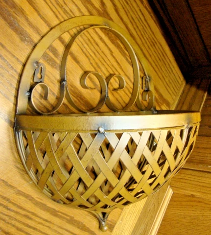 Primitive RUSTIC 14x12" Gold Metal Woven Hanging Pocket Basket Wall Planter  843 Cover