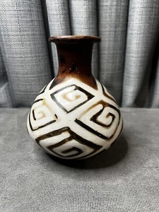 VTG Chulucanas PERU Folk Art Pottery Vase SIGNED Martin Laticorena Geometric - Picture 1 of 16