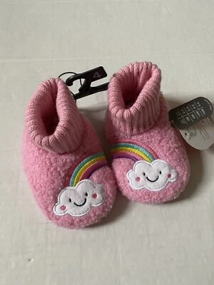 New Toddler Girls Plush Rainbow Slippers Booties Size 4 - Image 1 of 2