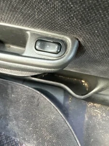 1999 Holden Astra TS Passenger Rear Electric Window Switch 98-04 #B490 - Picture 1 of 12