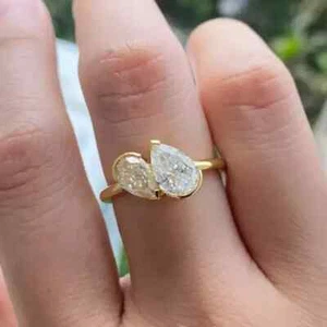 2.00Ct Pear Cut IGI Certified Lab Grown Diamond Toi et Moi Ring 14kt Yellow Gold - Picture 1 of 23