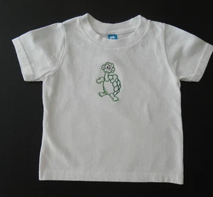 Kinder weißes kostbares Cargo T-Shirt mit bestickter Happy Turtle Größe 12M - Bild 1 von 4