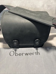 Oberwerth The Q Bag für Leica Q1, Q2, Q3 - schwarz mit roten Details - Bild 1 von 5