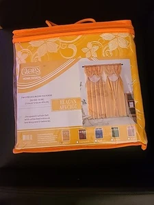 Curtain - Picture 1 of 1