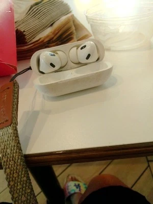 Apple AirPods Pro A2700 Emc 3326 - Image 1 of 2